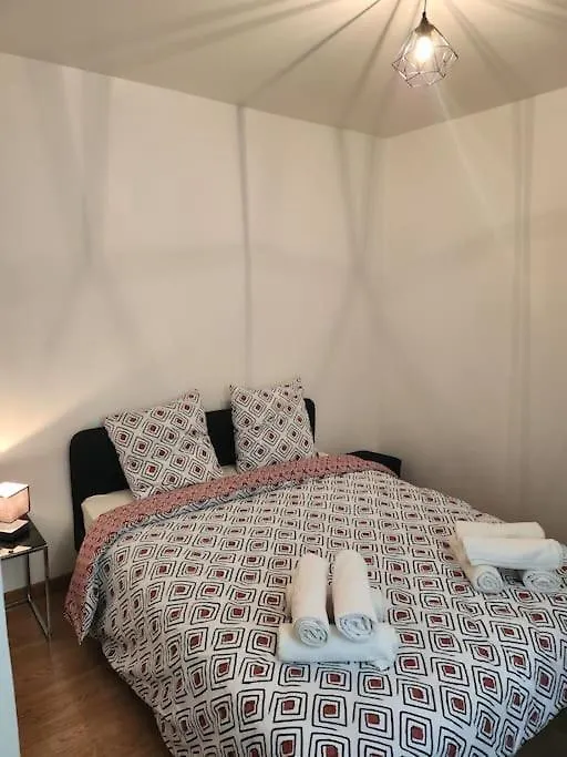 Logement Entier 2P Париж 0*,